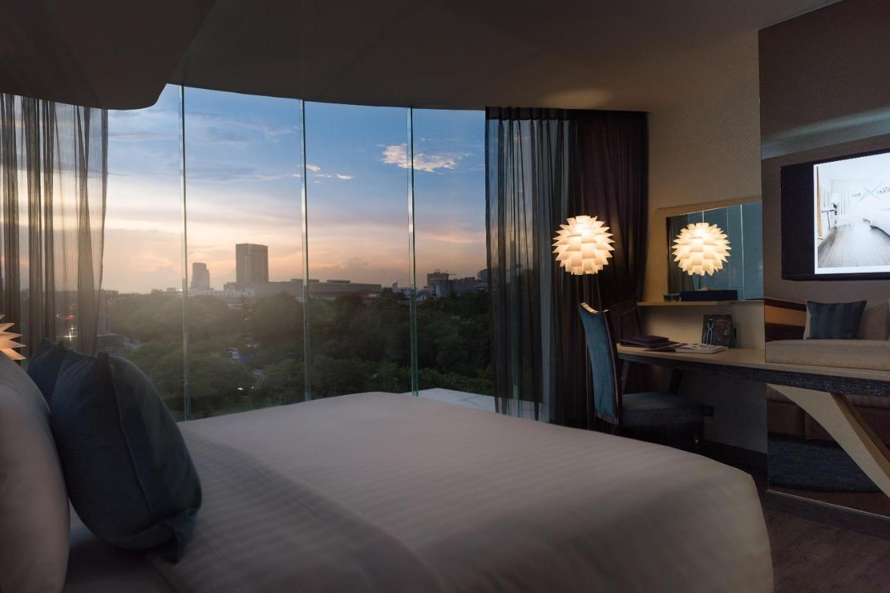 The Xtreme Suites Bangkok Extérieur photo