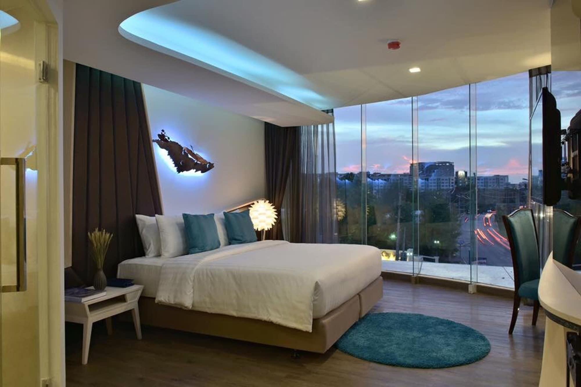 The Xtreme Suites Bangkok Extérieur photo