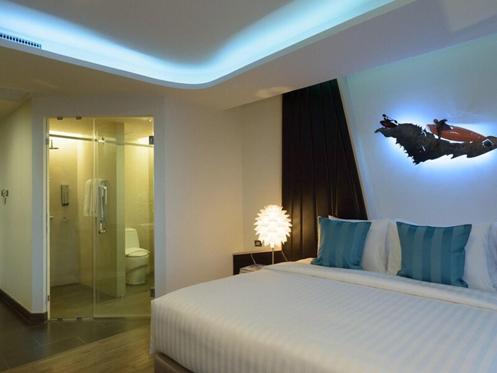 The Xtreme Suites Bangkok Extérieur photo