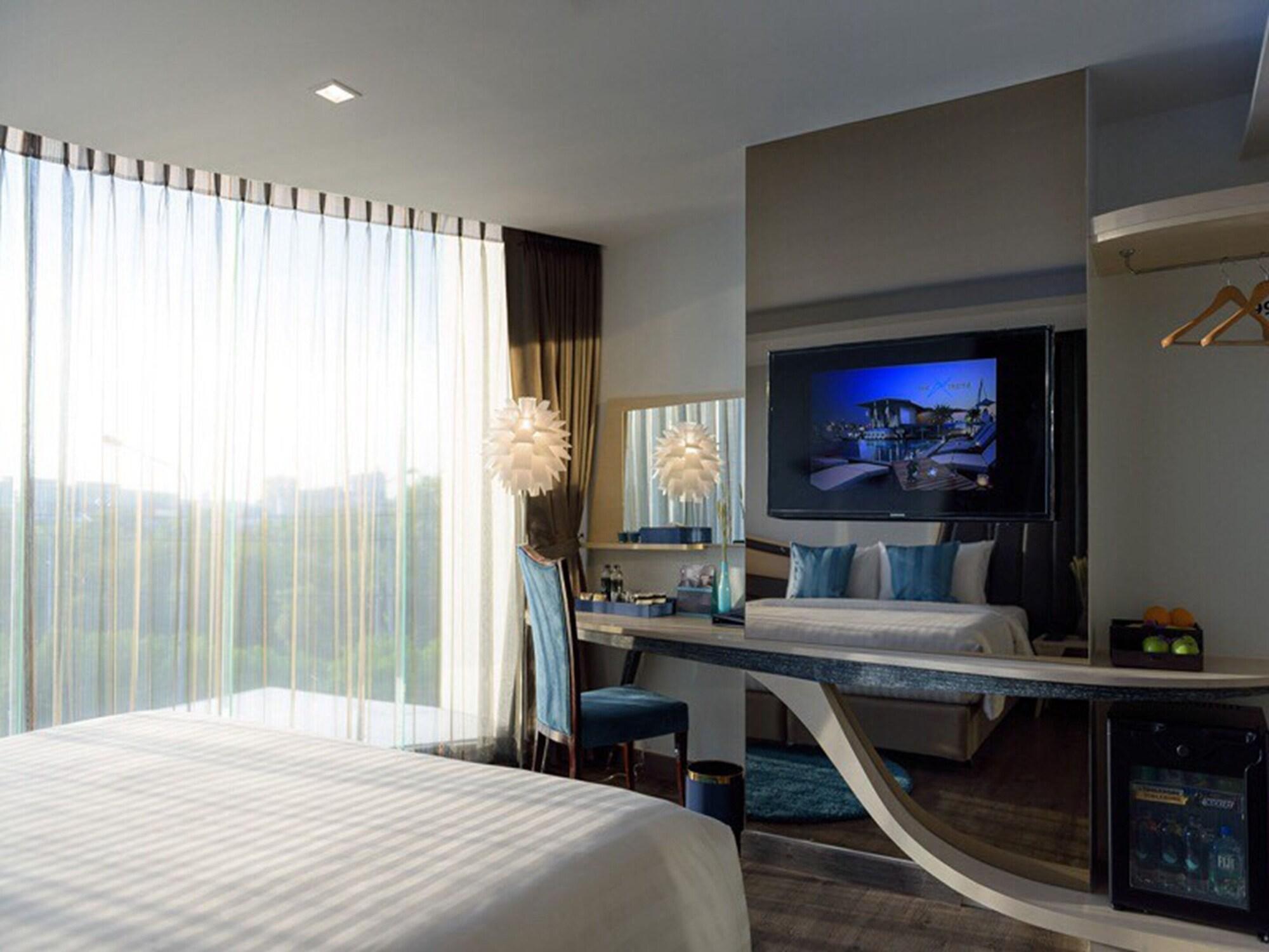 The Xtreme Suites Bangkok Extérieur photo