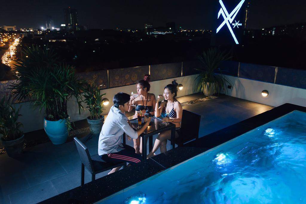 The Xtreme Suites Bangkok Extérieur photo